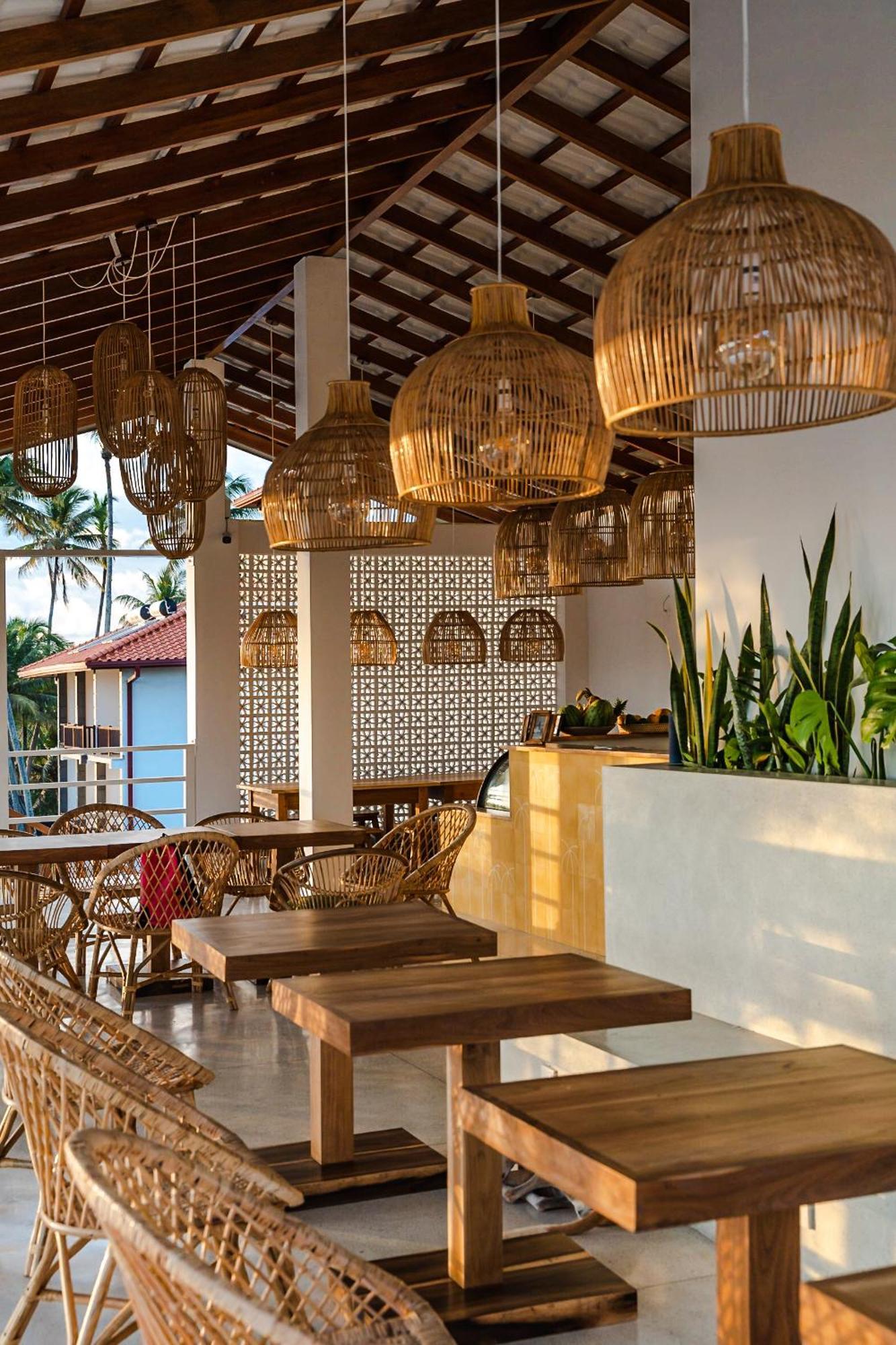 Lucky'S Surf Camp Bed & Breakfast Weligama Exterior photo