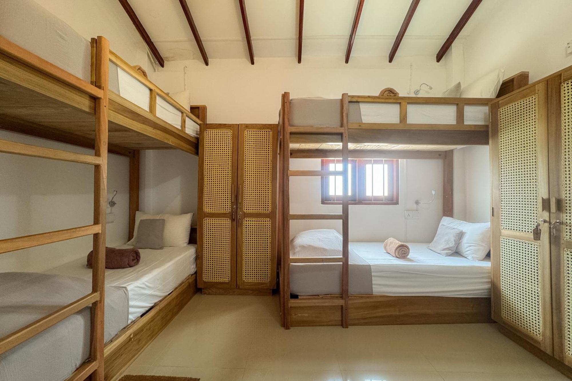 Lucky'S Surf Camp Bed & Breakfast Weligama Exterior photo